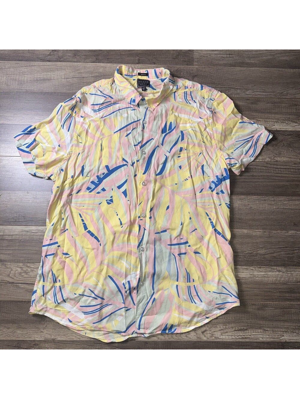 Men’s Guess Short Sleeve Casual Button Down Shirt Tropical Print Size XL